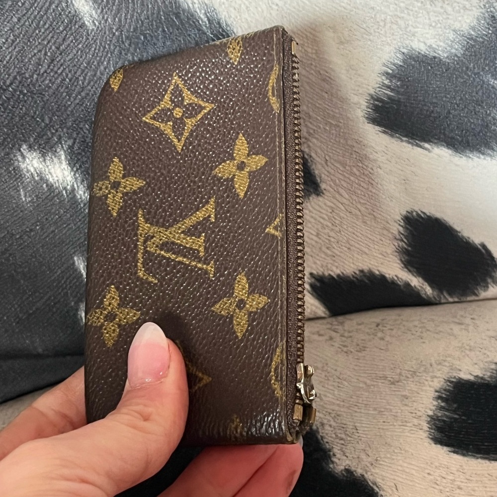 Authentic Louis Vuitton, Monogram Vuittonite Signature Brown Mini Pouch ET0950